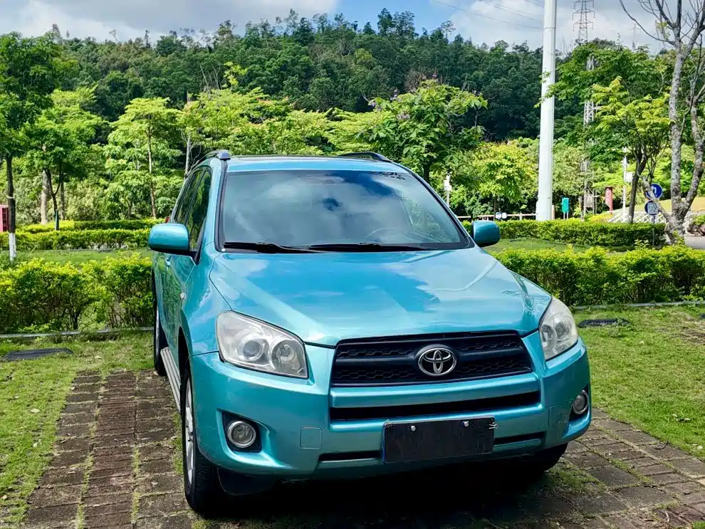 Toyota RAV4 — миниатюра 11
