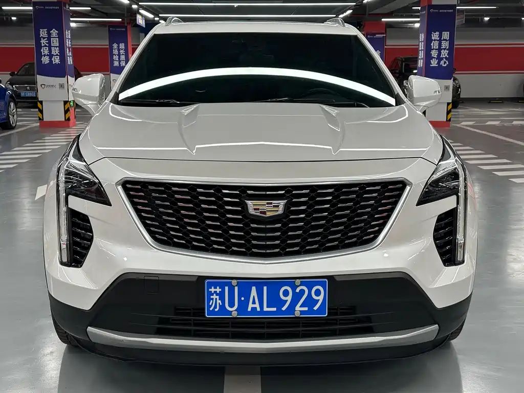 CADILLAC XT4