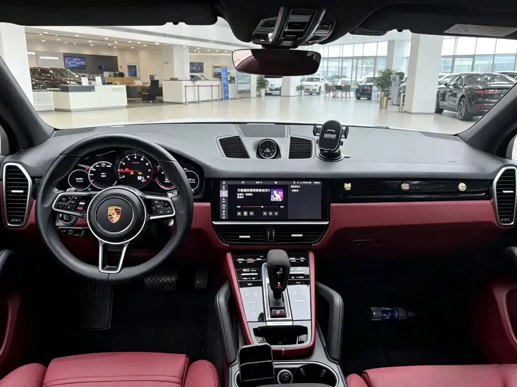 Porsche Cayenne — миниатюра 5