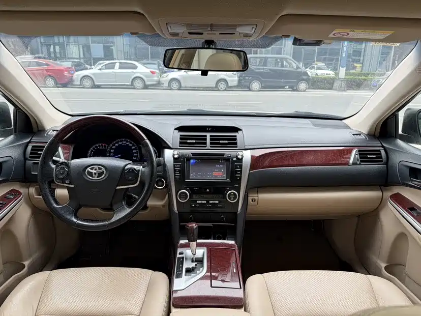 Toyota Camry — миниатюра 9