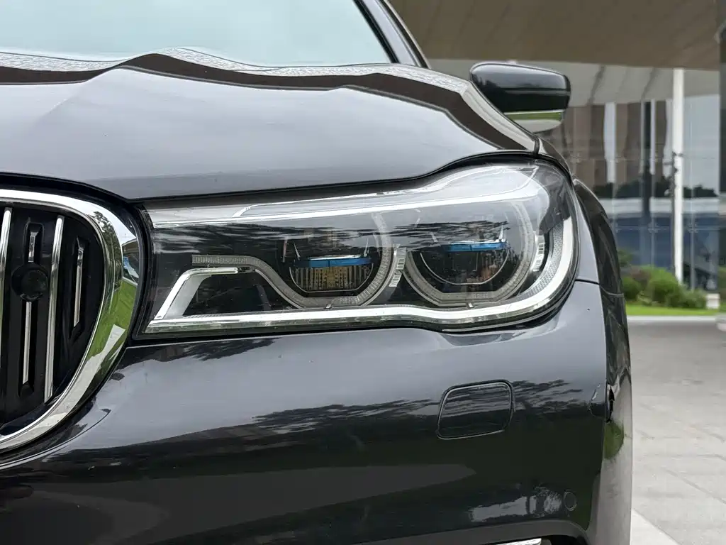 BMW 7 Series 7 2016 750Li xDrive мест
