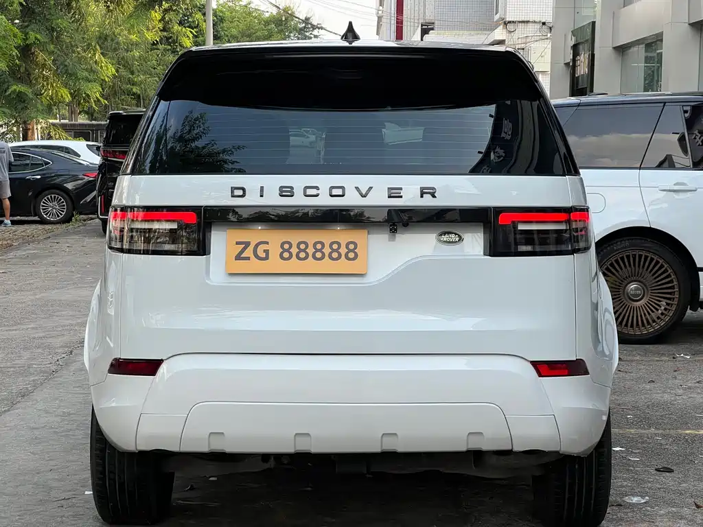 Land Rover Discovery — миниатюра 5
