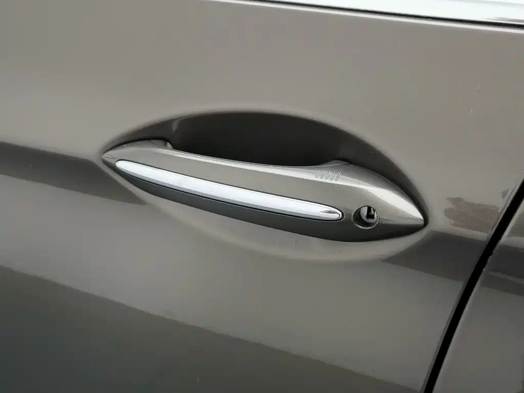 BMW 5 Series — миниатюра 18