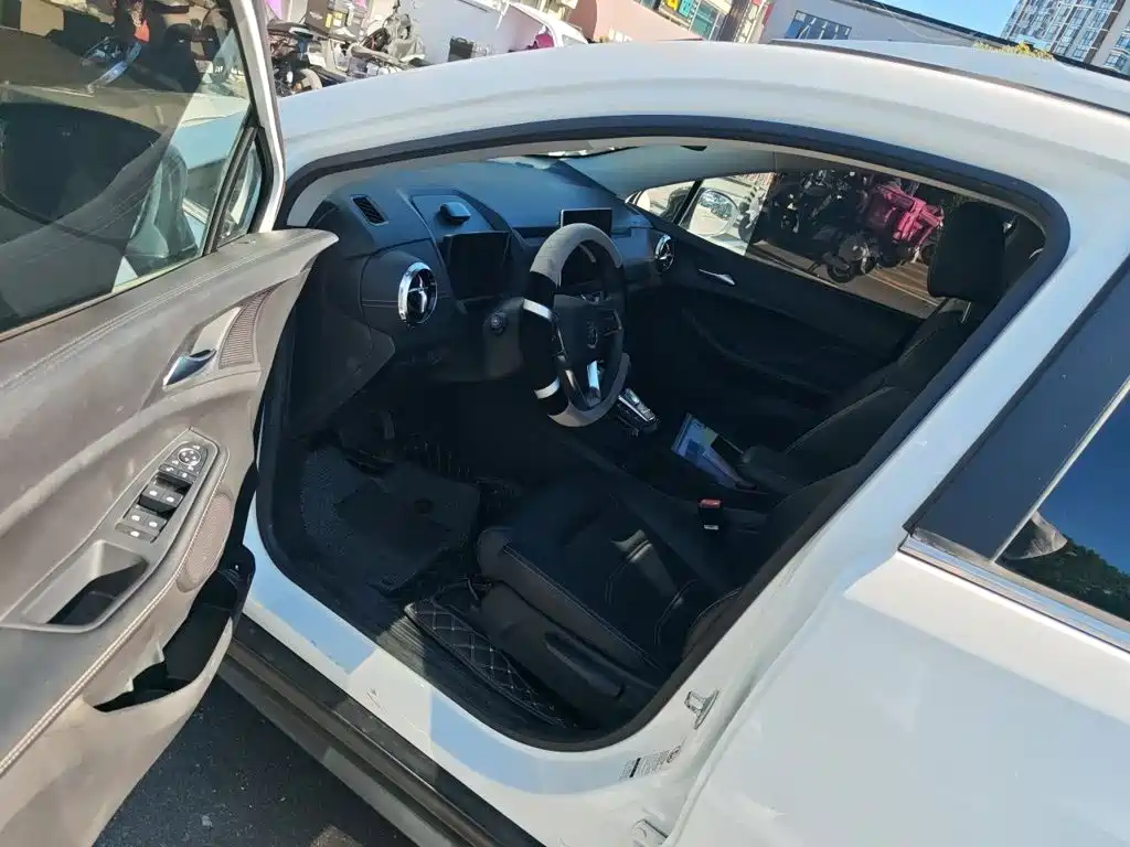 BYD Yuan EV — миниатюра 12