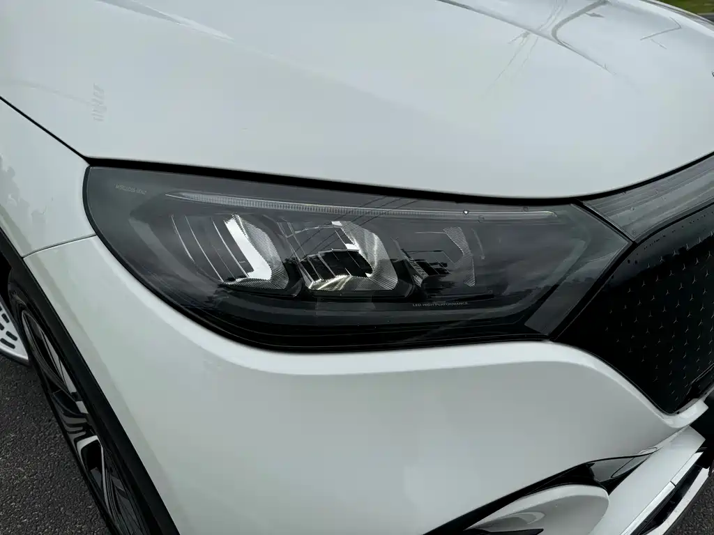 Mercedes-Benz EQE SUV — миниатюра 19