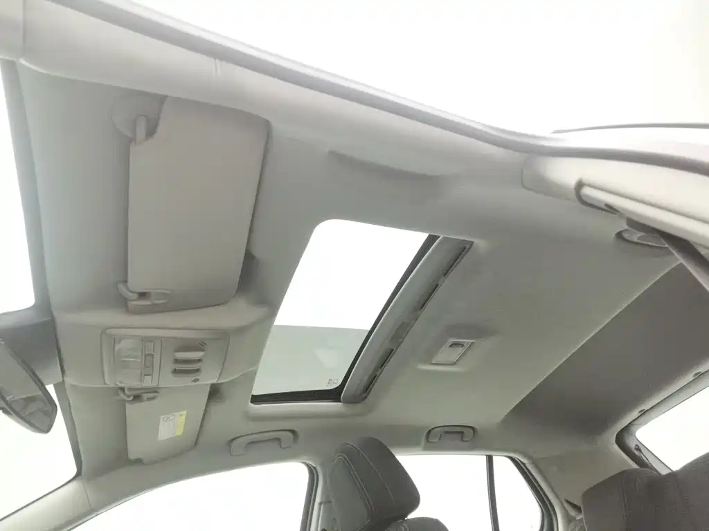 Chevrolet Trax — миниатюра 14