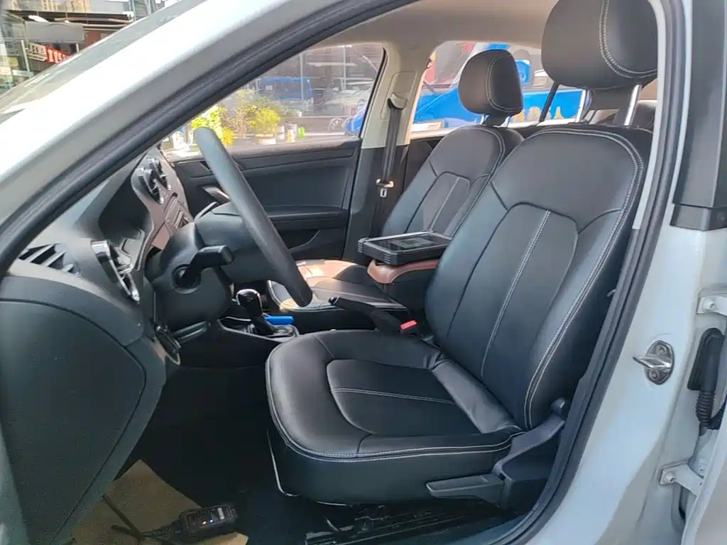 Volkswagen Jetta — миниатюра 15