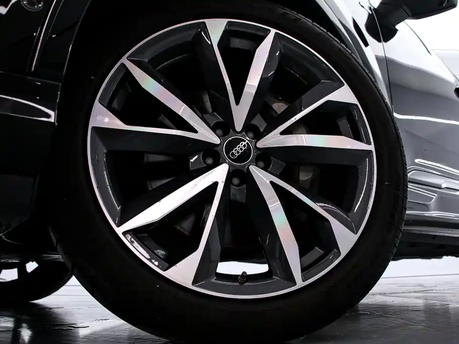 Audi Q7 — миниатюра 20