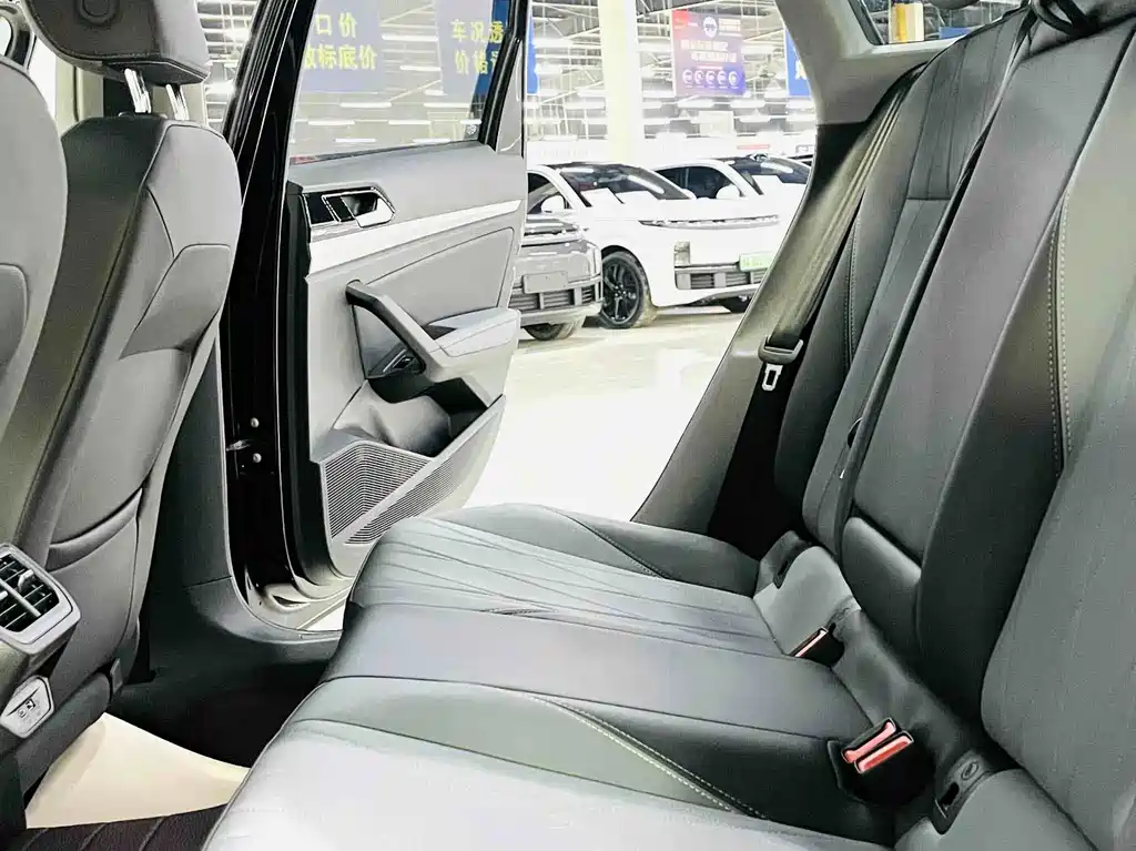 Volkswagen Lavida — миниатюра 9