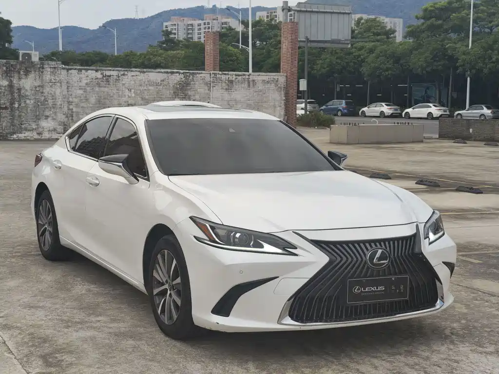 Lexus ES — миниатюра 3