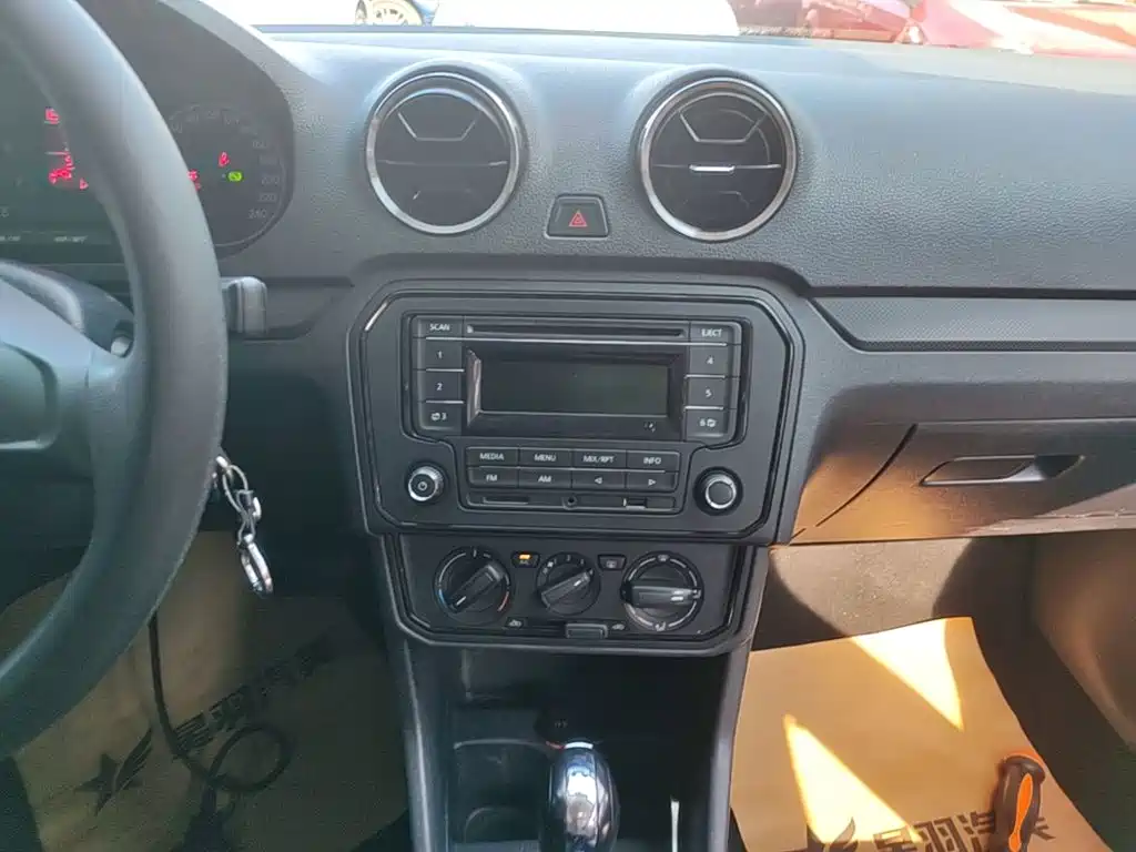 Volkswagen Jetta — миниатюра 13