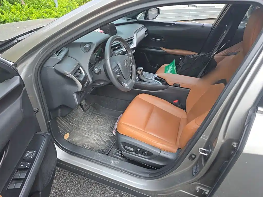 Lexus UX — миниатюра 15