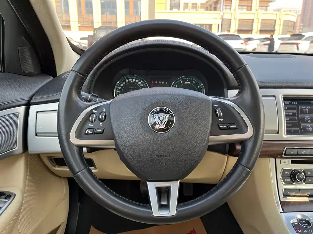 Jaguar XF — миниатюра 11