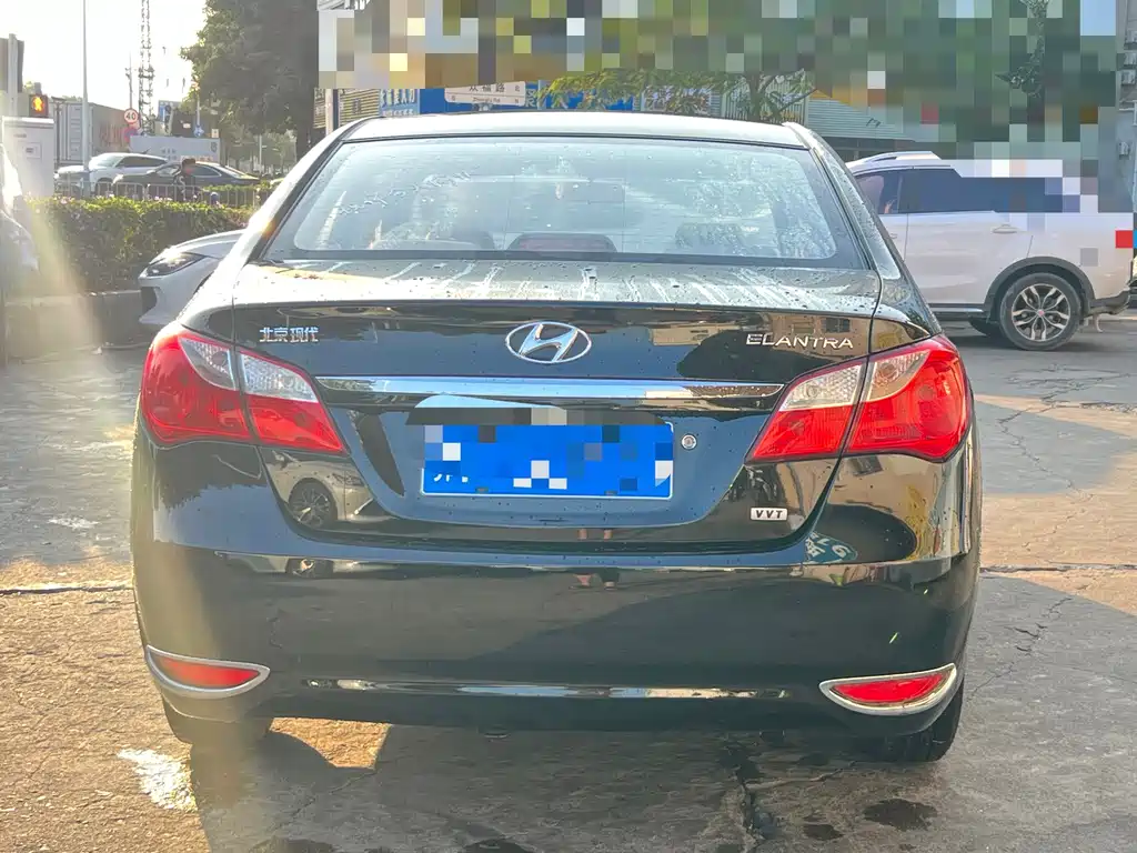 Hyundai Elantra — миниатюра 9