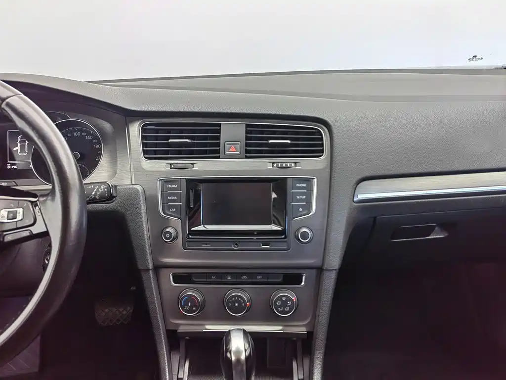 Volkswagen Golf — миниатюра 12