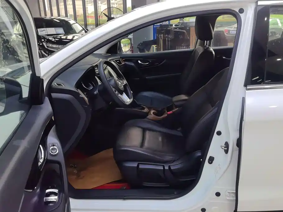 Nissan Qashqai — миниатюра 9