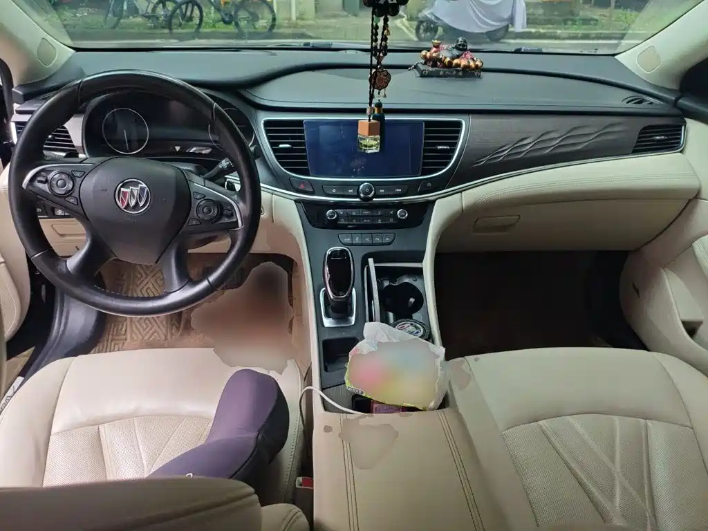 Buick LaCrosse — миниатюра 10