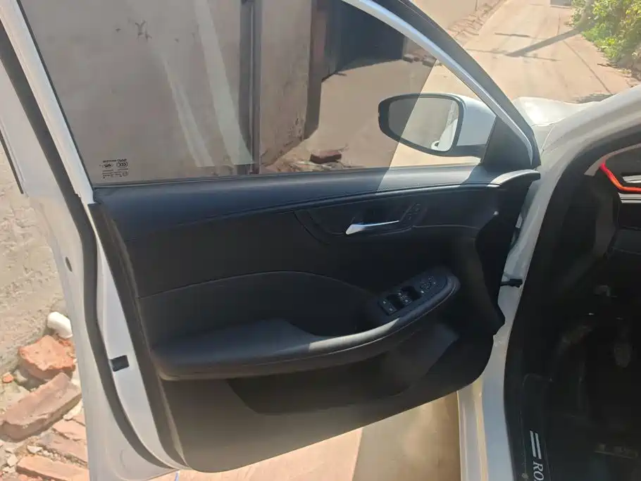 Roewe i5 — миниатюра 7