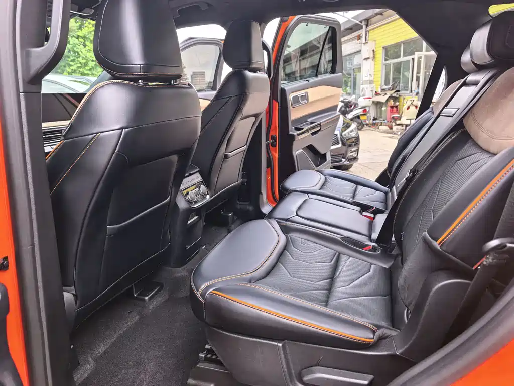 Ford Explorer — миниатюра 5
