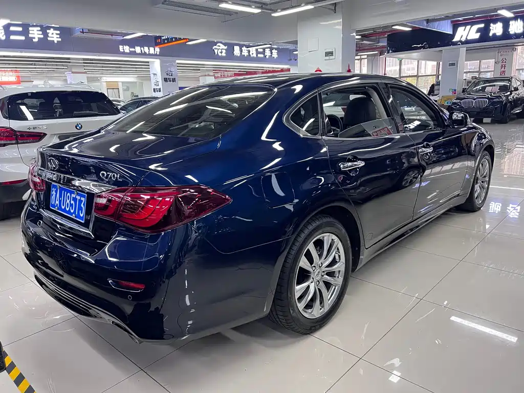 Infiniti Q70 — миниатюра 9