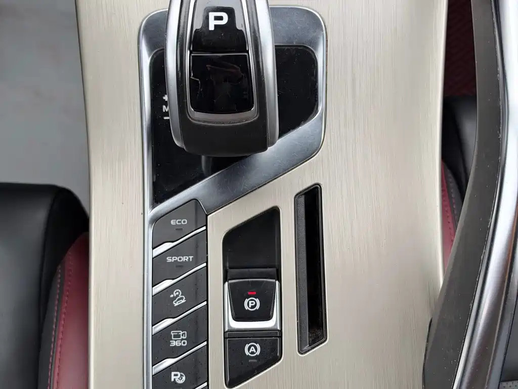 Geely Binyue — миниатюра 12