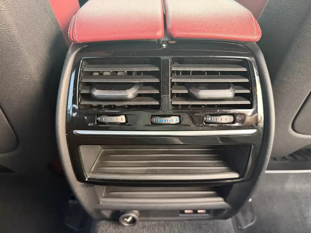 BMW 5 Series — миниатюра 13