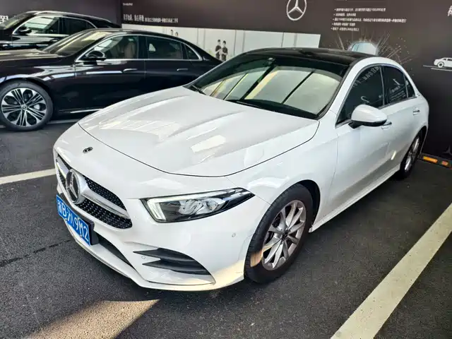 MERCEDES-BENZ  A CLASS 2021