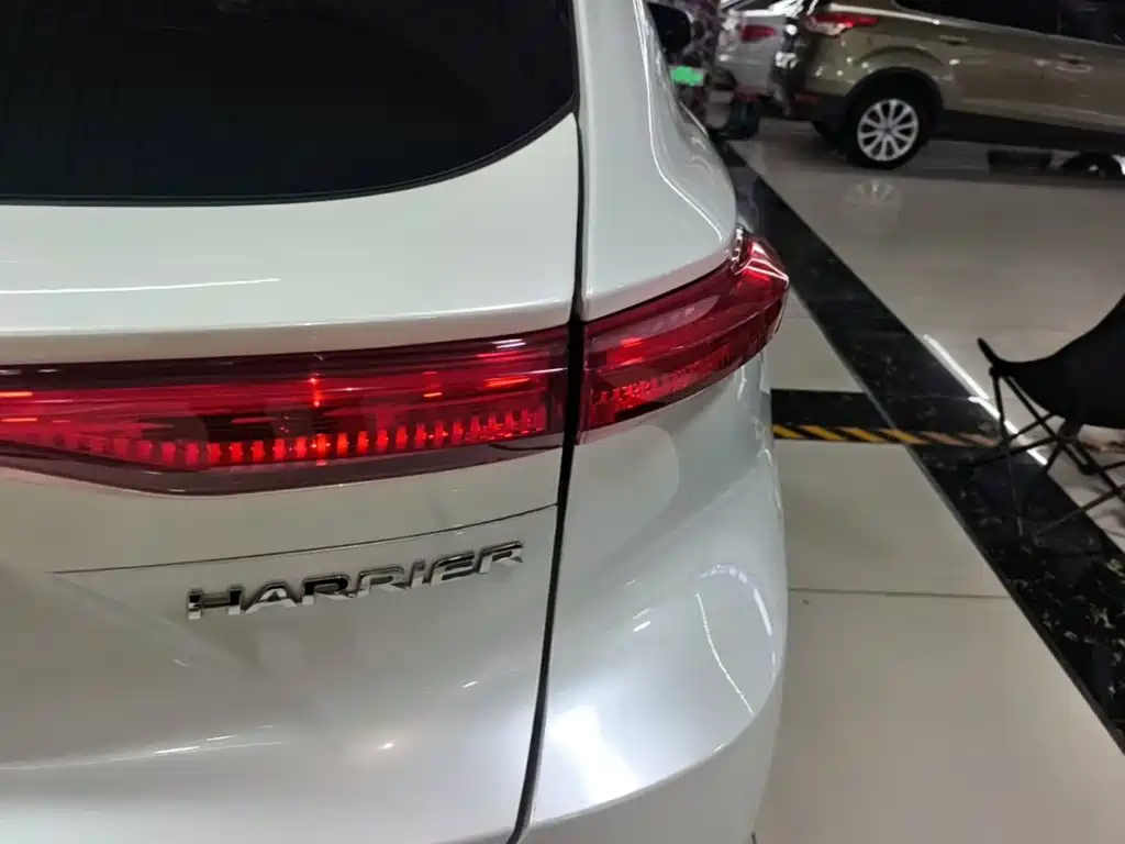 Toyota Harrier — миниатюра 24