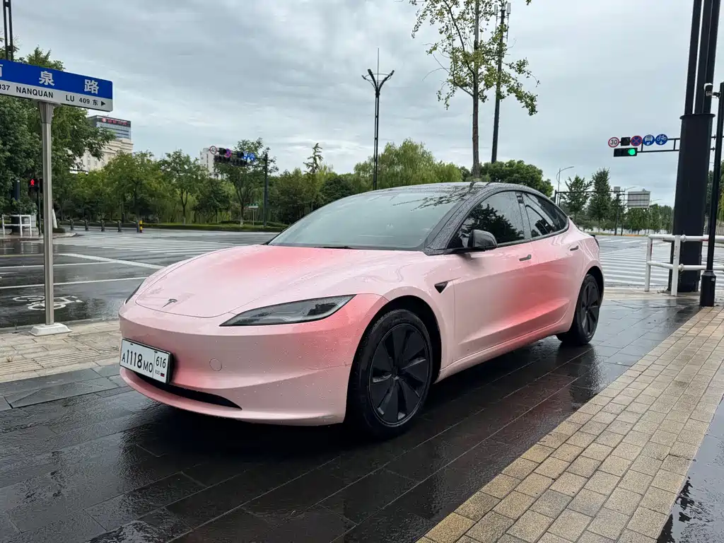 Tesla Model 3 — миниатюра 2