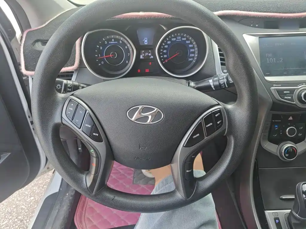 Hyundai Elantra Langdong — миниатюра 11