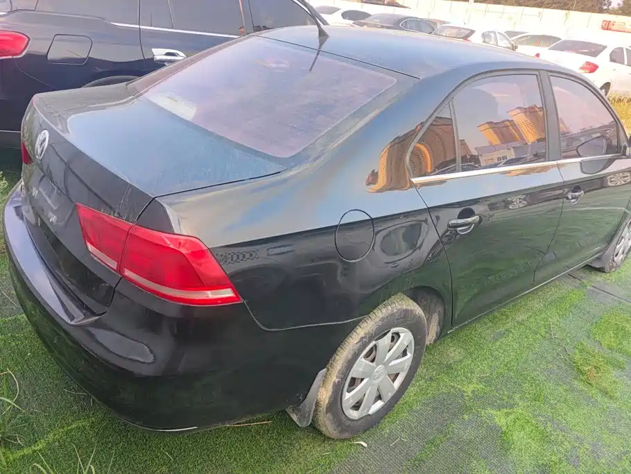 Volkswagen Santana — миниатюра 3