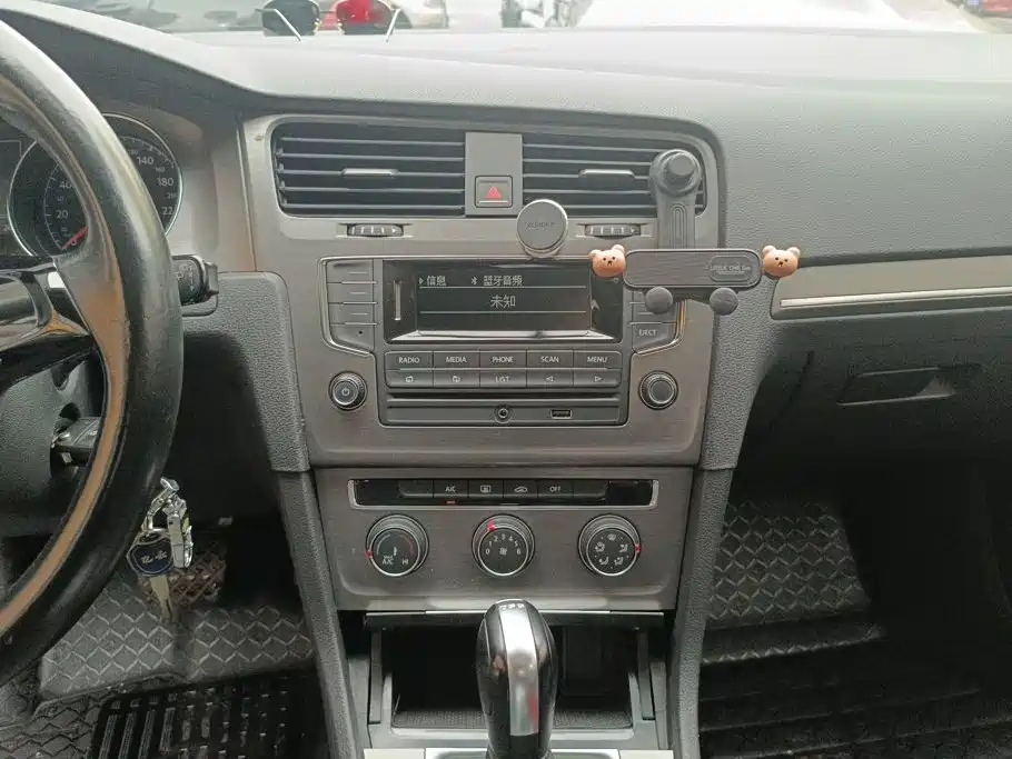 Volkswagen Golf — миниатюра 13