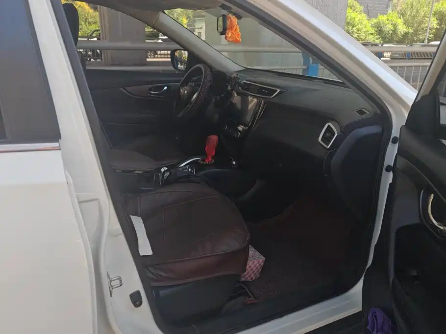 Nissan X-Trail — миниатюра 8
