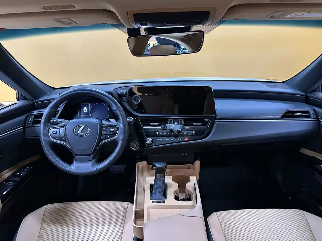 Lexus ES — миниатюра 5