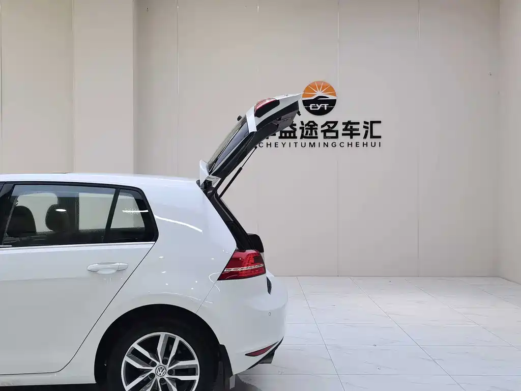 Volkswagen Golf 2016 230TSI AT Luxury