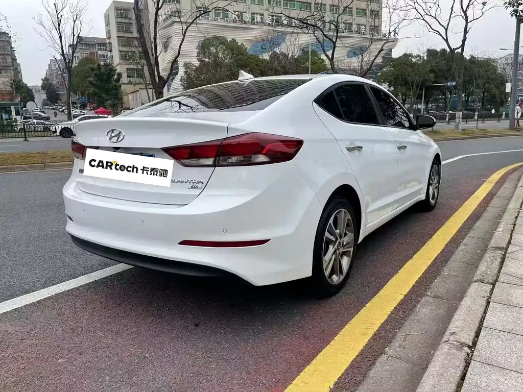 Hyundai Elantra — миниатюра 4