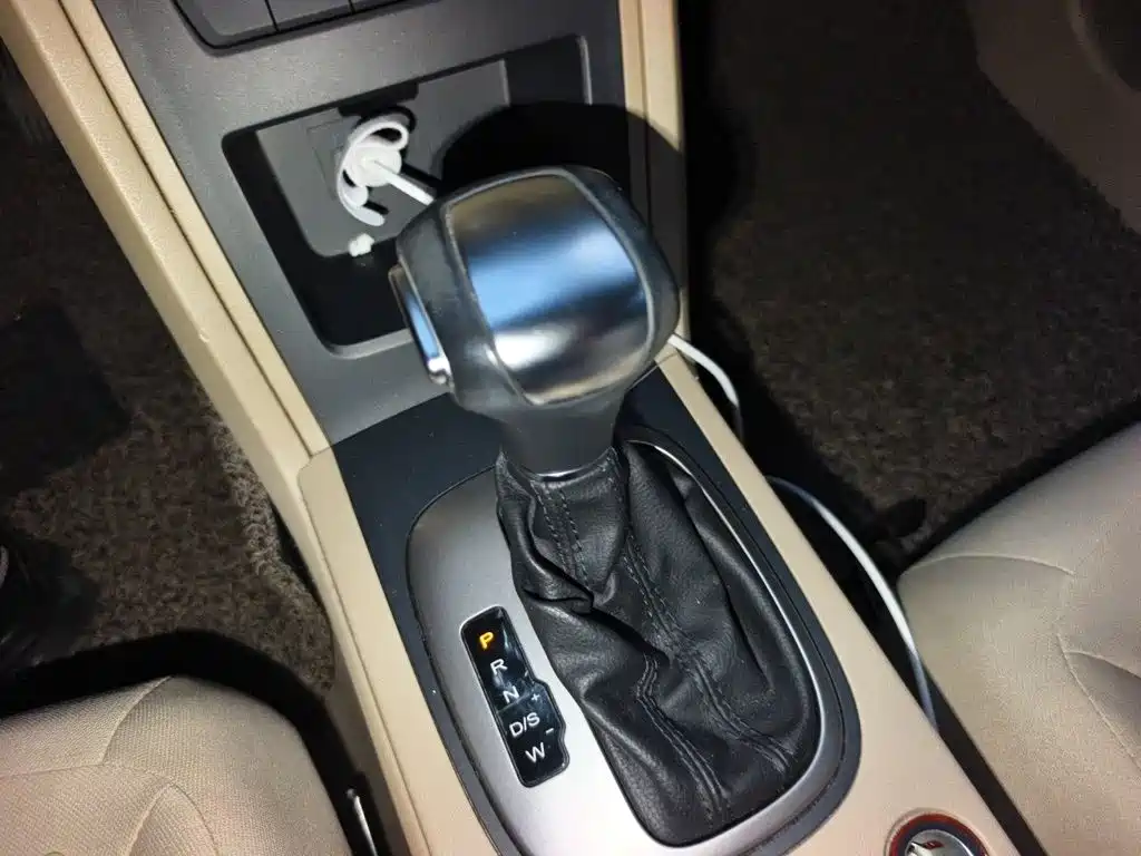 Roewe 350 — миниатюра 7