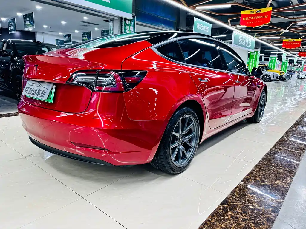 Tesla Model 3 — миниатюра 5
