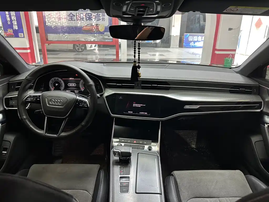 Audi A6L - фото 6
