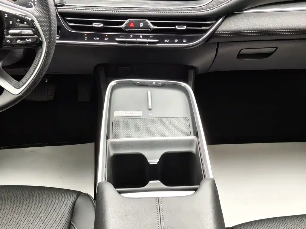Buick LaCrosse — миниатюра 12