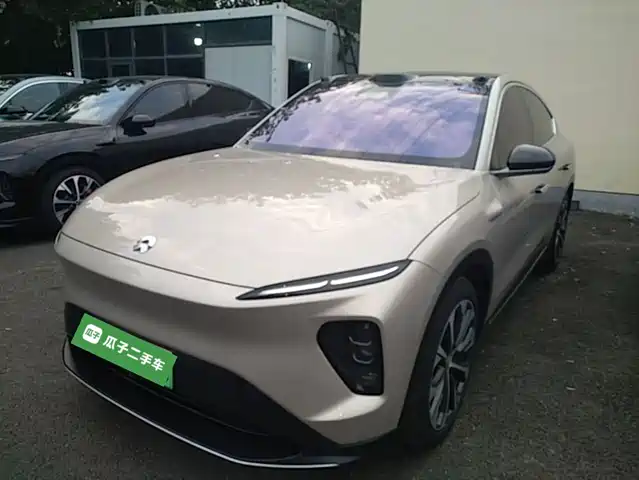 NIO EC7