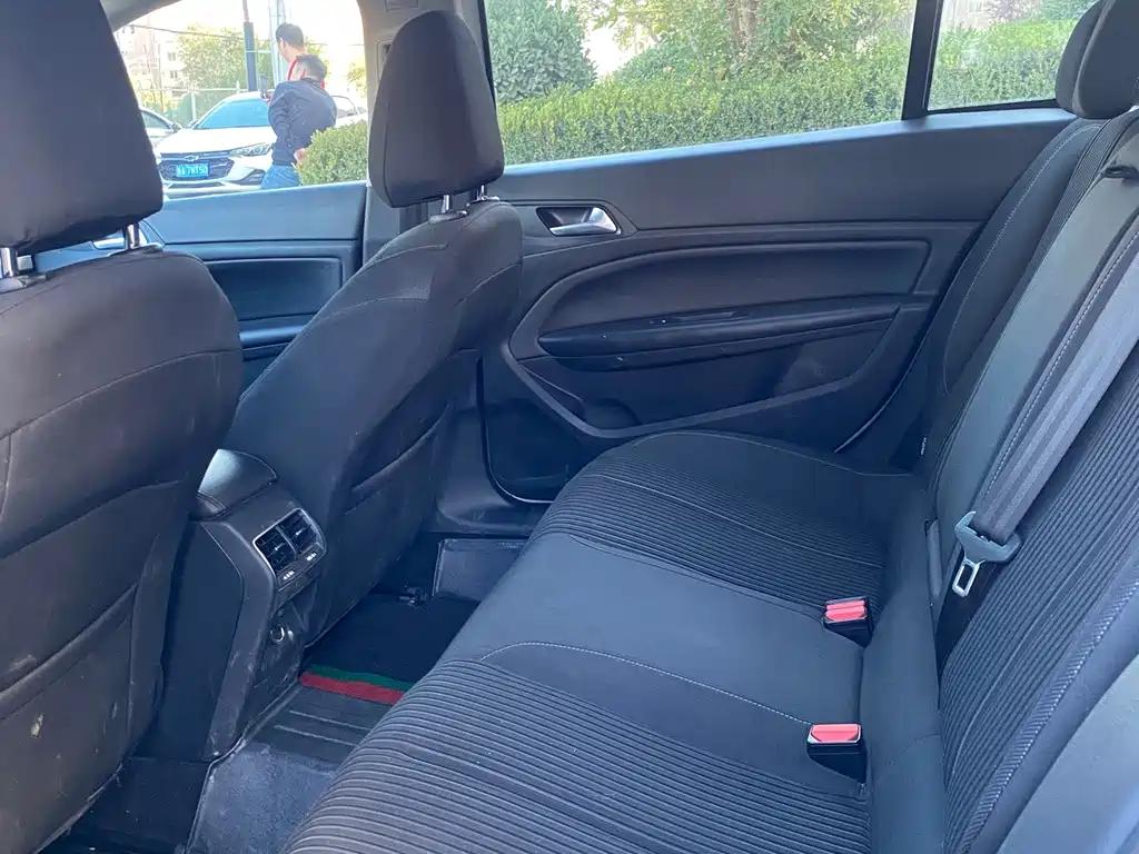 Peugeot 408 — миниатюра 8