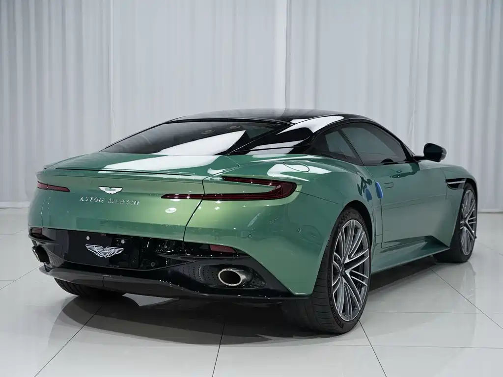 Aston Martin DB12 — миниатюра 4