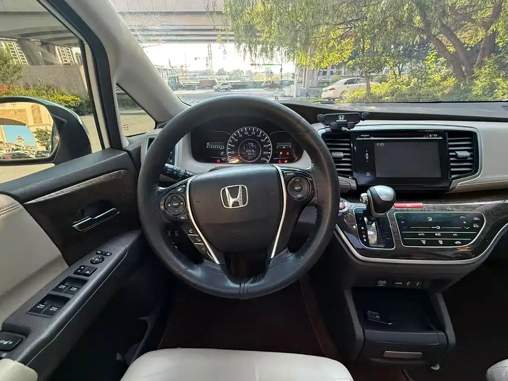 Honda Odyssey 2015 2.4L Luxury