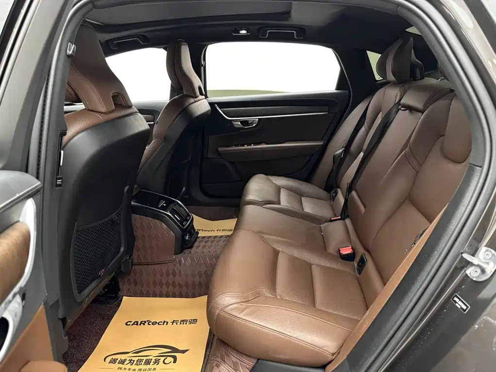 Volvo S90 — миниатюра 9