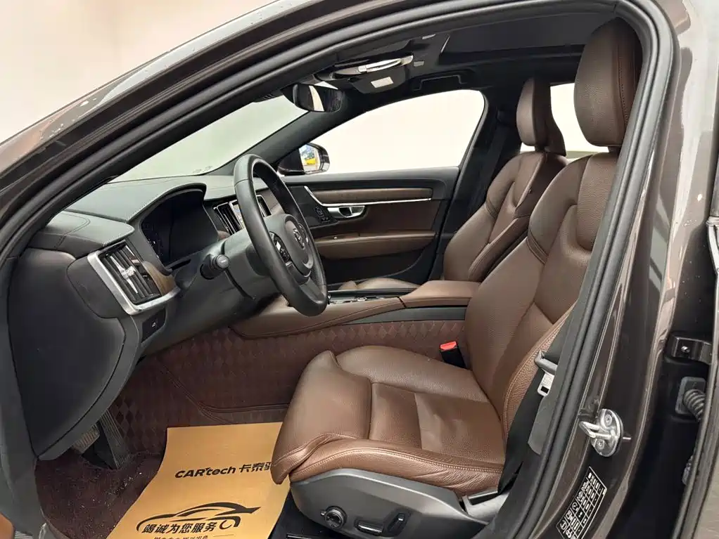 Volvo S90 — миниатюра 8