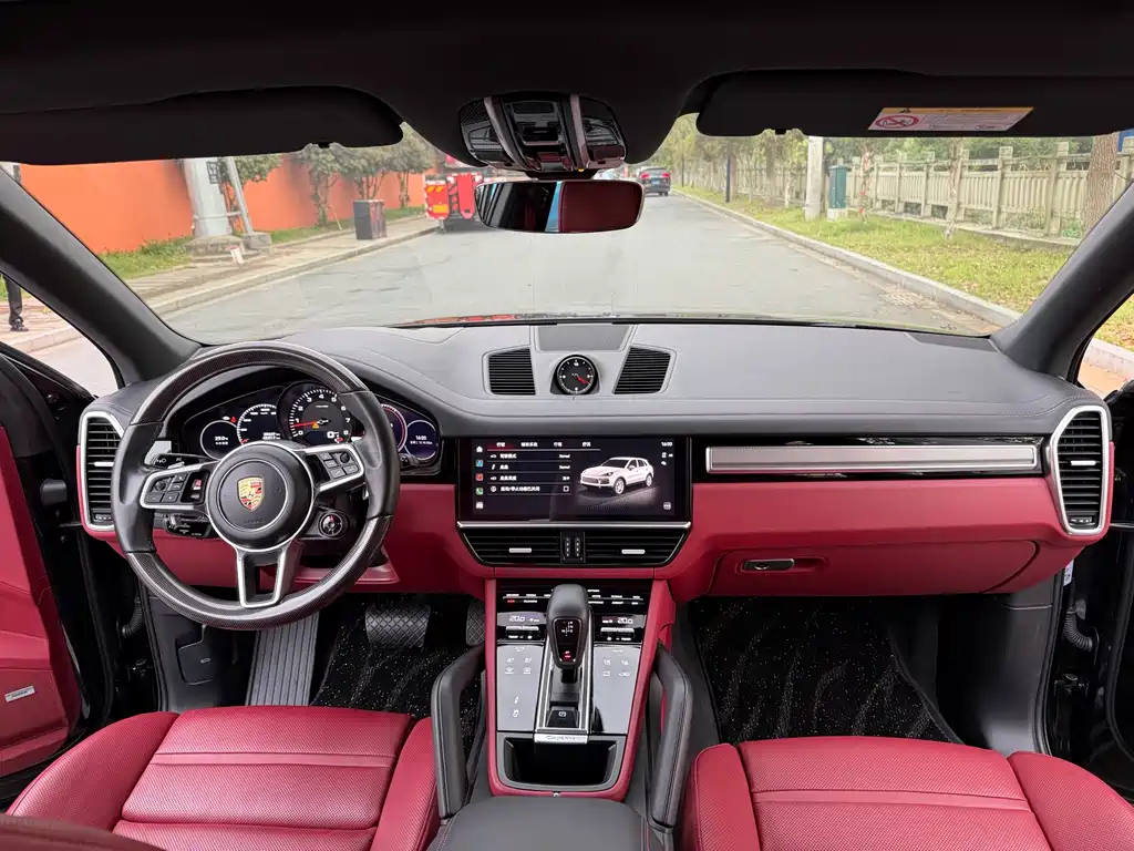 Porsche Cayenne — миниатюра 13