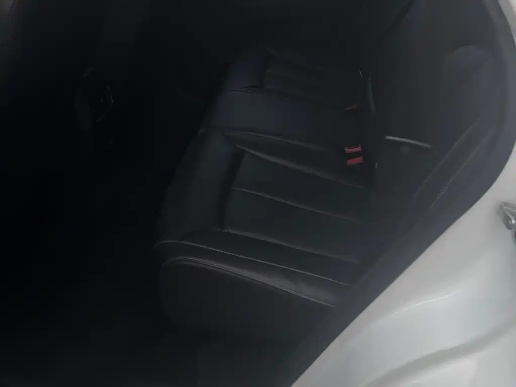Roewe RX5 — миниатюра 11