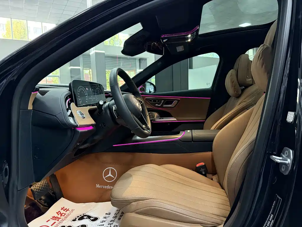 Mercedes-Benz E-Class — миниатюра 8
