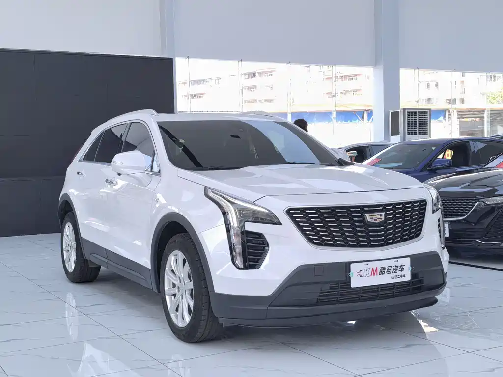 CADILLAC XT4